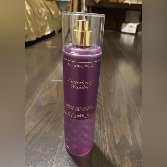 Bath & Body Works Fine Fragrance Mist, Winterberry Wonder - Picture 2 of 2